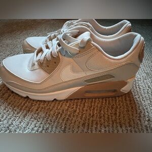 Nike Women's Air Max 90 8.5